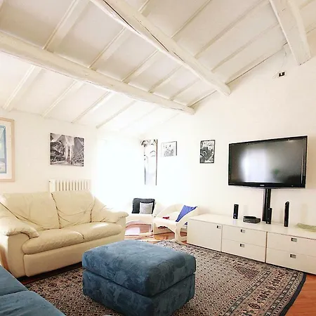 Bianco Apartment